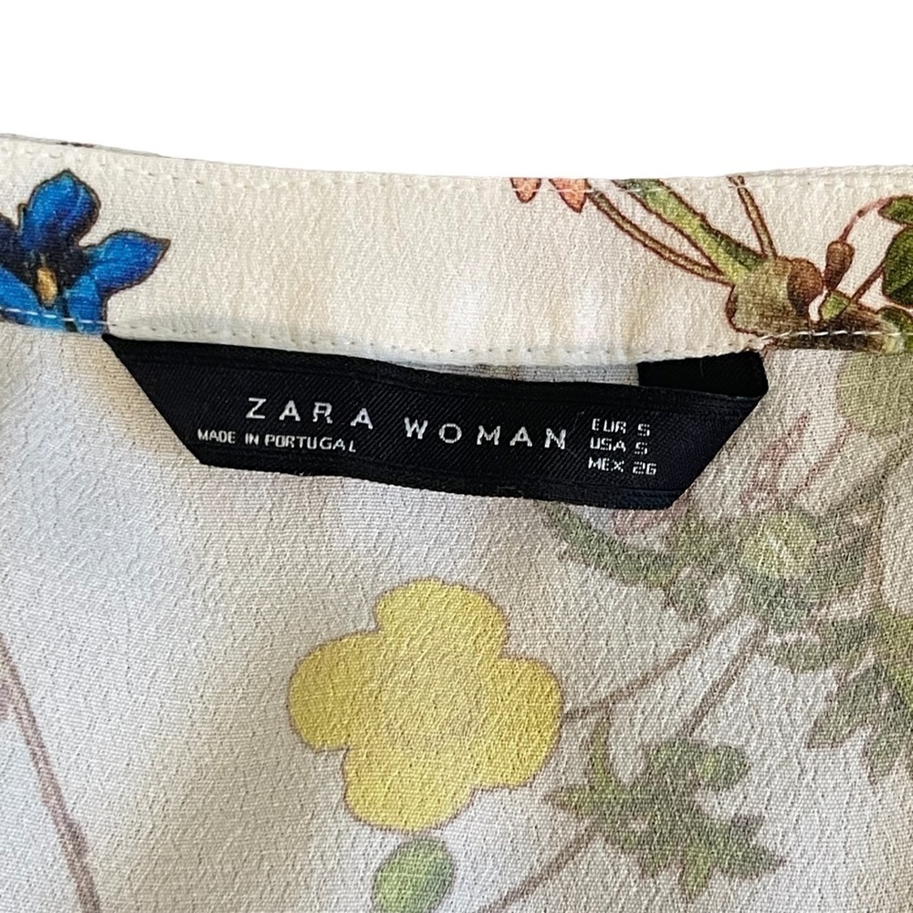 Euc Zara Woman 3/4 sleeve top, floral, v-neck, white/multicolour, size Small. - Picture 10 of 11